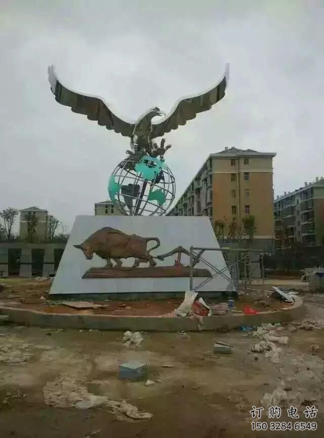 老鷹踩地球雕塑廠家 金屬鳥禽 不銹鋼老鷹踩地球雕塑價(jià)格