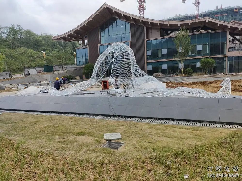 鏤空飄帶雕塑廠家 網(wǎng)格工藝特點 不銹鋼飄帶雕塑制作