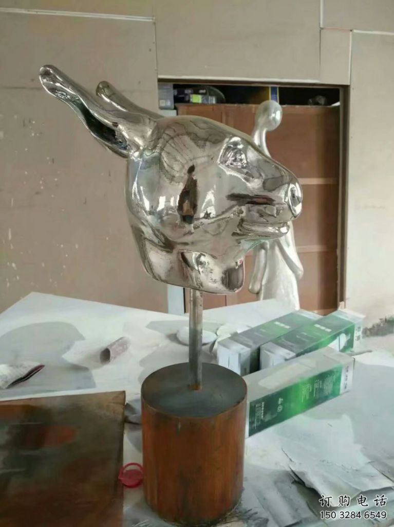 山羊雕塑 鍛造鏡面擺件 商場(chǎng)山羊雕塑廠家 山羊雕塑 鍛造鏡面擺件 商場(chǎng)山羊雕塑廠家