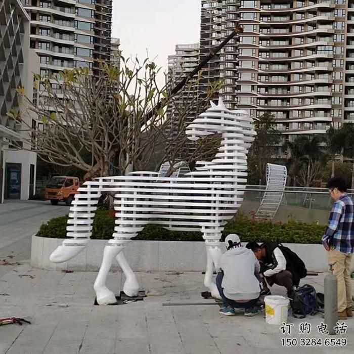 拉絲斑馬雕塑廠家 大型戶外擺件 游樂場(chǎng)異形斑馬雕塑