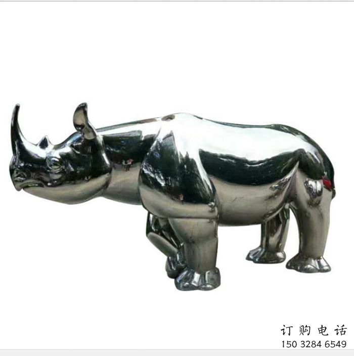 玄關(guān)犀牛雕塑廠(chǎng)家 創(chuàng)意鏡面擺件 風(fēng)景區(qū)仿真犀牛雕塑