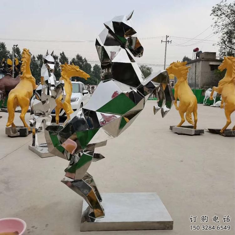 風景區(qū)馬雕塑廠家 中式室內(nèi)擺件 風景區(qū)抽象馬雕塑 風景區(qū)馬雕塑廠家 中式室內(nèi)擺件 風景區(qū)抽象馬雕塑