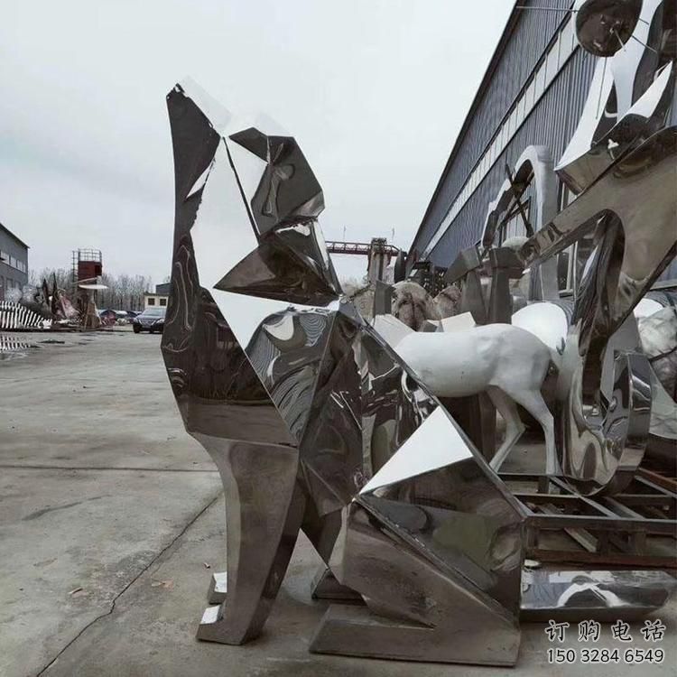 戶(hù)外狗雕塑廠家 大型賓館小品 酒店拉絲狗雕塑
