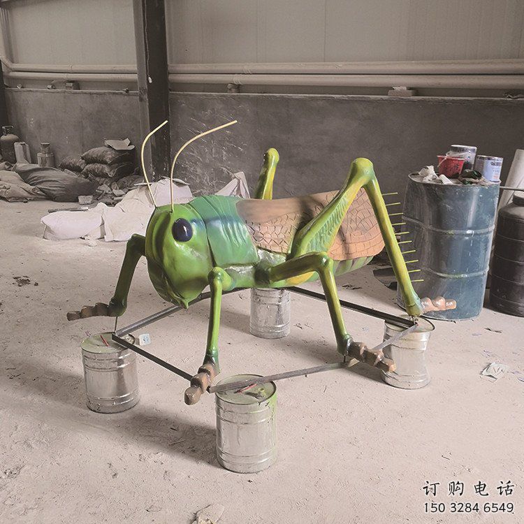 餐飲店螞蚱雕塑廠家 現(xiàn)代創(chuàng)意小品 室內(nèi)仿真螞蚱雕塑