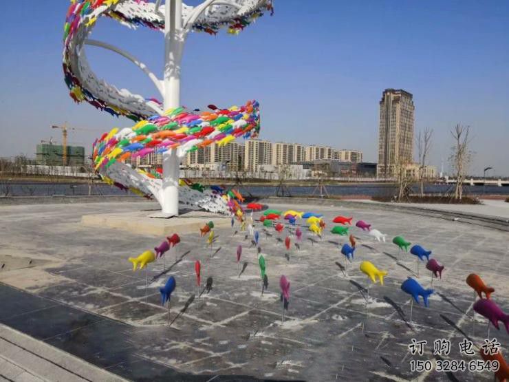公園魚雕塑廠家 中式烤漆小品 風(fēng)景區(qū)抽象魚雕塑