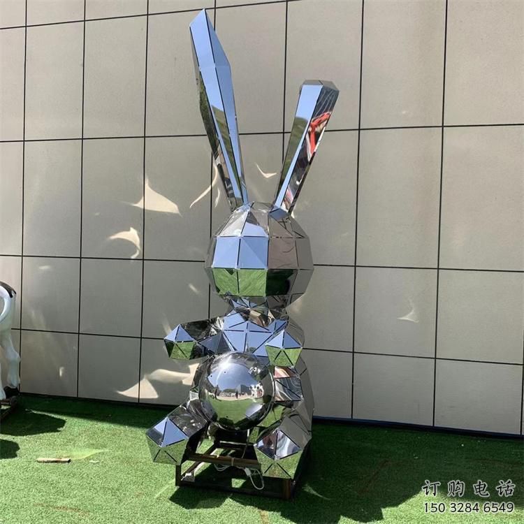 切面玉兔雕塑廠家 現(xiàn)代抽象擺件 商場幾何玉兔雕塑 切面玉兔雕塑廠家 現(xiàn)代抽象擺件 商場幾何玉兔雕塑