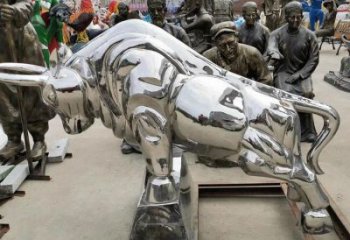 步行街牛雕塑廠家 創(chuàng)意鏡面擺件 大型草地牛雕塑