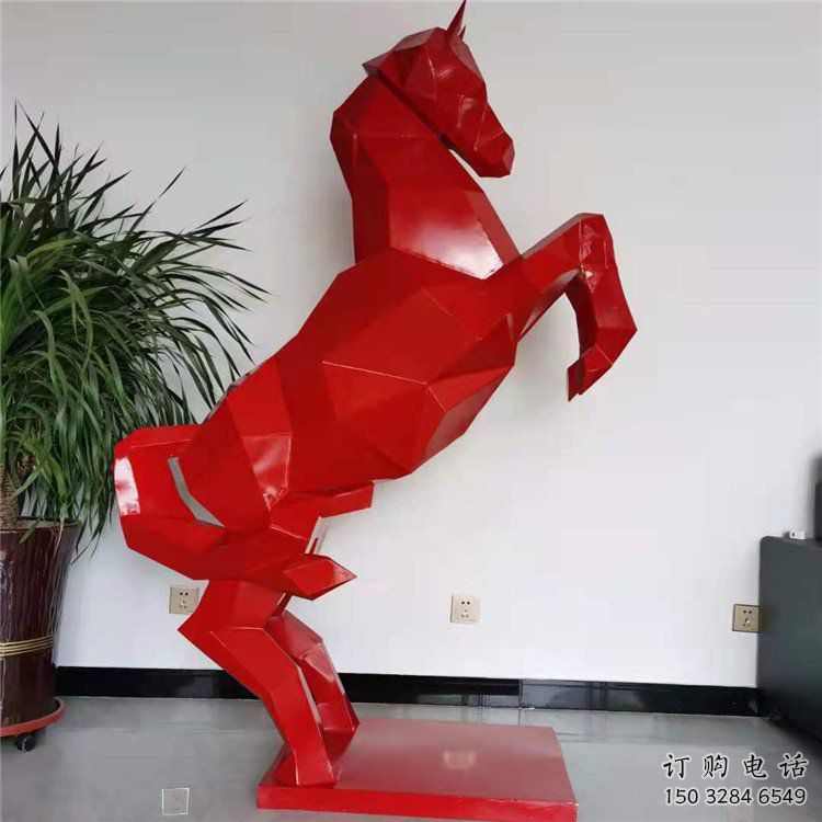 幾何奔馬雕塑廠(chǎng)家 中式烤漆擺件 草地切面奔馬雕塑