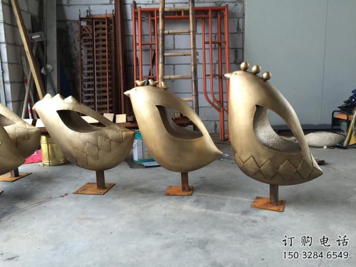 抽象雀鳥(niǎo)雕塑廠家 創(chuàng)意酒店擺件 玄關(guān)彩繪雀鳥(niǎo)雕塑 抽象雀鳥(niǎo)雕塑廠家 創(chuàng)意酒店擺件 玄關(guān)彩繪雀鳥(niǎo)雕塑