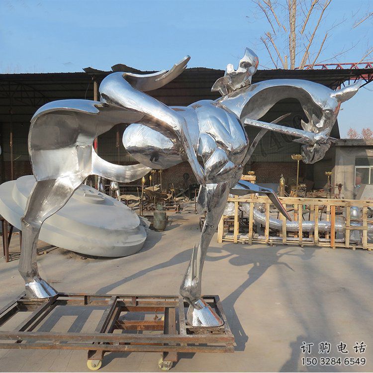 風(fēng)景區(qū)跑馬雕塑廠家 中式鏤空擺件 廣場(chǎng)仿古跑馬雕塑 風(fēng)景區(qū)跑馬雕塑廠家 中式鏤空擺件 廣場(chǎng)仿古跑馬雕塑