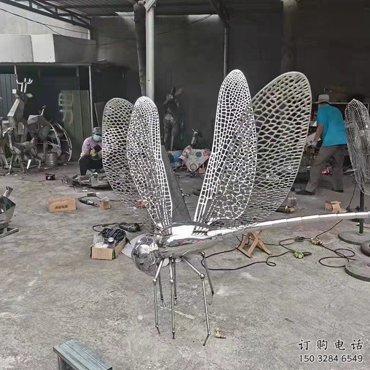 風景區(qū)蜻蜓點水雕塑廠家 中式擺件 戶外鏤空蜻蜓點水雕塑 風景區(qū)蜻蜓點水雕塑廠家 中式擺件 戶外鏤空蜻蜓點水雕塑