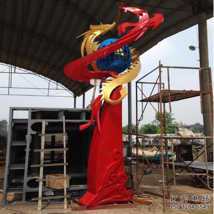 街道龍鳳呈祥雕塑廠家 創(chuàng)意小品 大型拉絲龍鳳呈祥雕塑