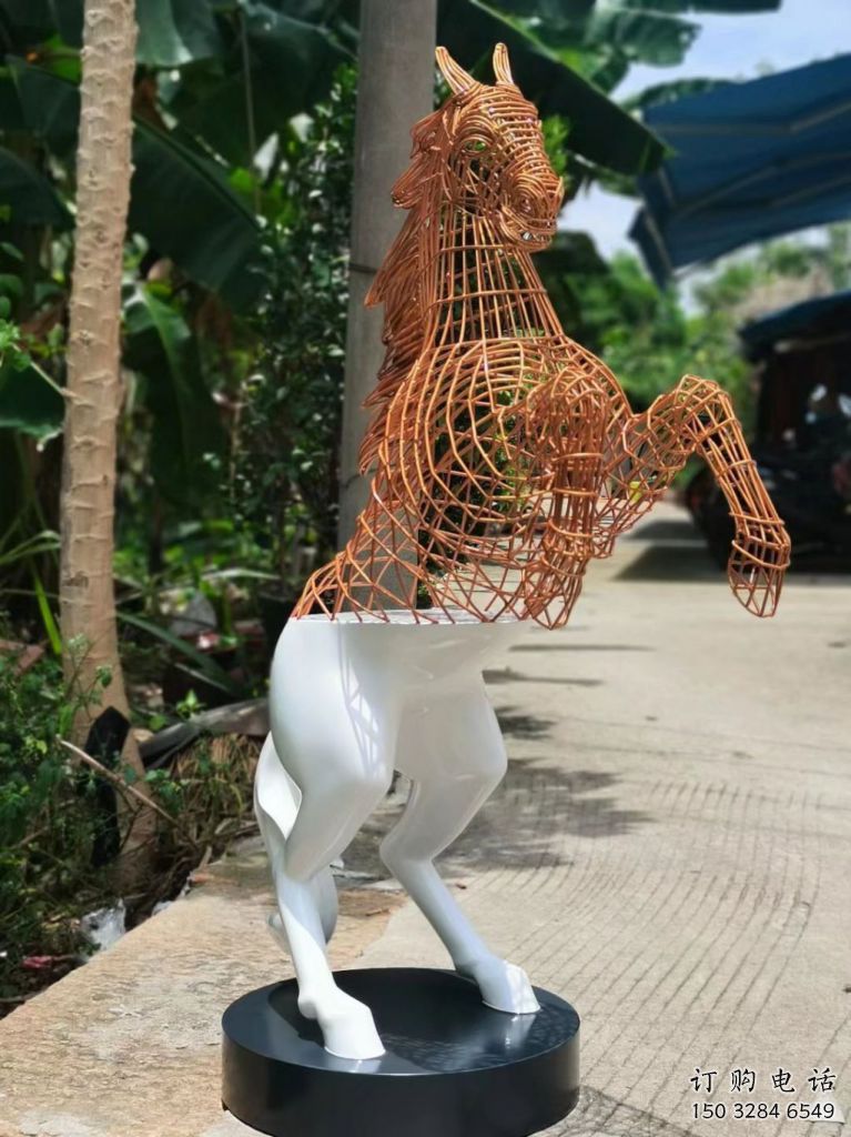戶(hù)外花片馬雕塑廠家 現(xiàn)代創(chuàng)意小品 酒店拉絲花片馬雕塑