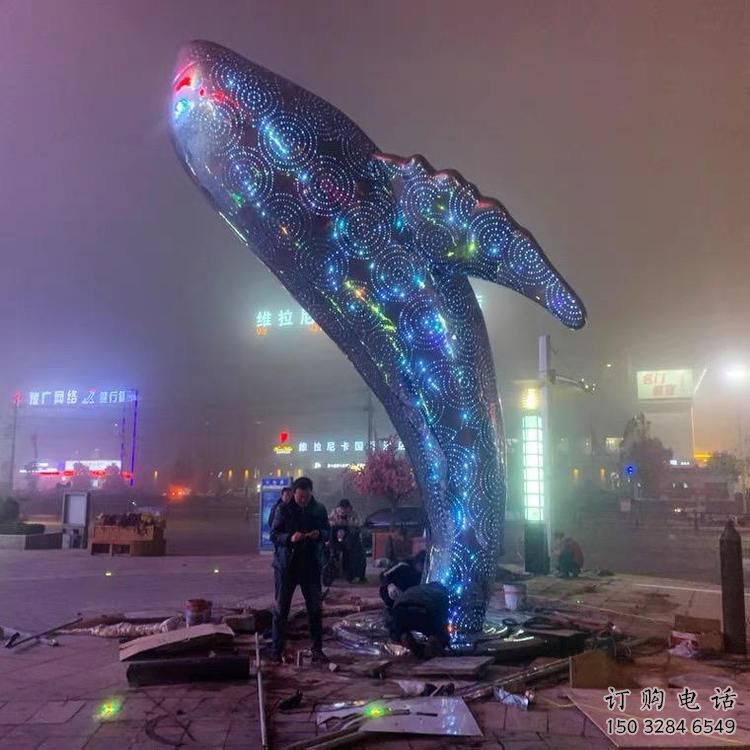 幾何鯨魚(yú)雕塑廠家 中式廣場(chǎng)擺件 戶外切面鯨魚(yú)雕塑