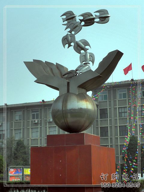 大型商場(chǎng)地球雕塑廠家 廣場(chǎng)抽象擺件 鏡面不銹鋼地球雕塑