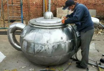 中式茶壺雕塑廠家 噴水小品 懸空不銹鋼茶壺雕塑生產(chǎn)