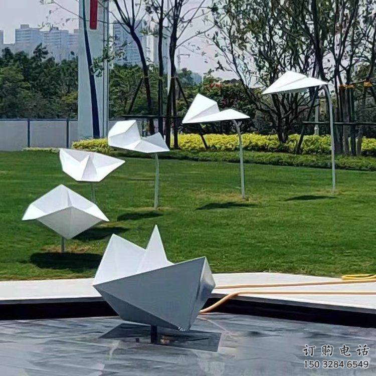 仿真船型雕塑廠家 現(xiàn)代擺件 大型不銹鋼船型雕塑生產(chǎn)
