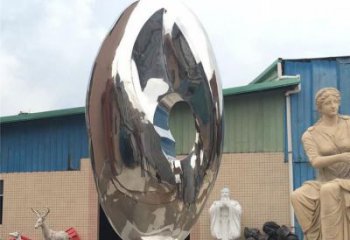 鍛造雞蛋雕塑廠家 現(xiàn)代鏡面小品 戶外不銹鋼雞蛋雕塑生產