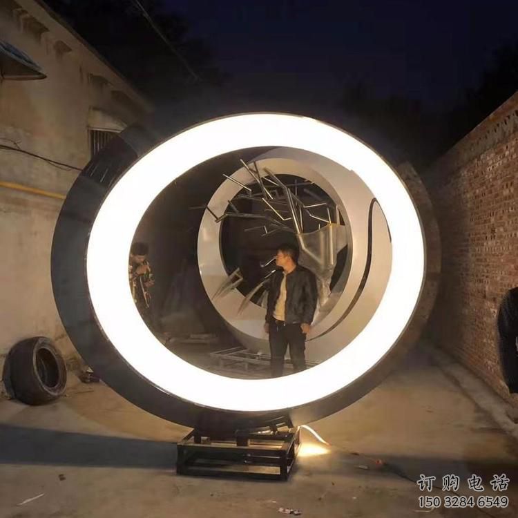 歐式圓月雕塑廠家 抽象擺件 現(xiàn)代燈光不銹鋼圓月雕塑制作