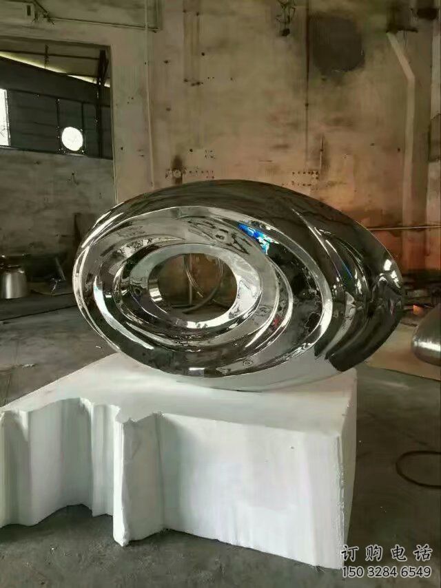 鏤空圓鏡雕塑廠家 大型別墅區(qū)小品 現(xiàn)代不銹鋼圓鏡雕塑生產(chǎn)