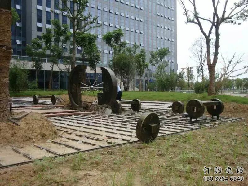 現(xiàn)代銅錢雕塑廠家 大型別墅區(qū)擺件 戶外銅錢雕塑生產(chǎn)制作 現(xiàn)代銅錢雕塑廠家 大型別墅區(qū)擺件 戶外銅錢雕塑生產(chǎn)制作