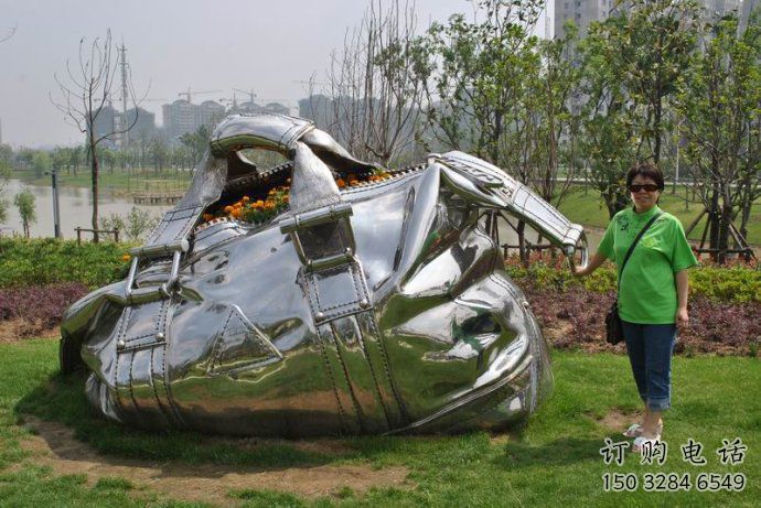 中式手提包雕塑廠(chǎng)家 鏡面小品 現(xiàn)代創(chuàng)意手提包雕塑制作