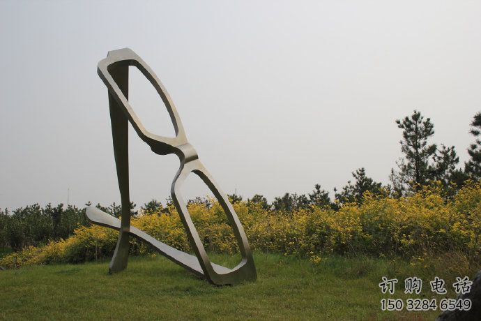 鏤空眼鏡雕塑廠家 園林小品 現(xiàn)代不銹鋼眼鏡雕塑定做 鏤空眼鏡雕塑廠家 園林小品 現(xiàn)代不銹鋼眼鏡雕塑定做