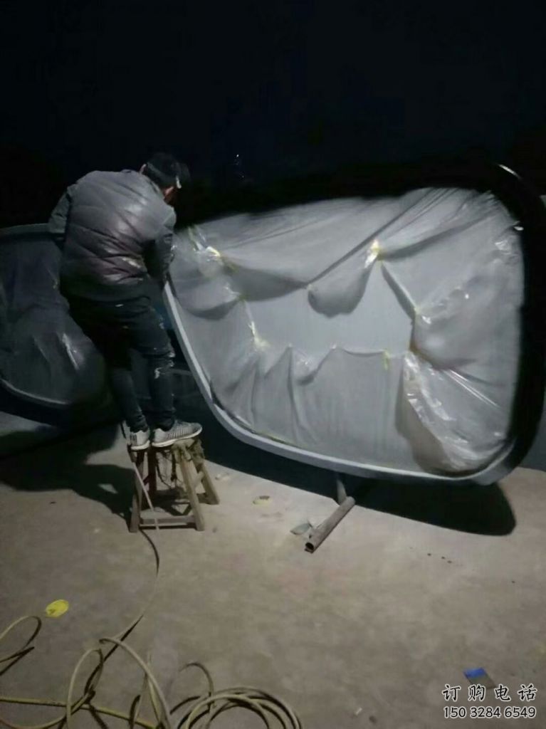 現(xiàn)代眼鏡雕塑廠家 大型別墅區(qū)擺件 烤漆不銹鋼眼鏡雕塑廠