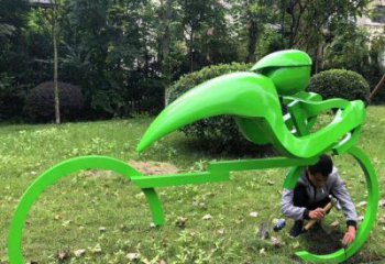 草地賽車(chē)雕塑廠家 現(xiàn)代小品 大型不銹鋼賽車(chē)雕塑定制