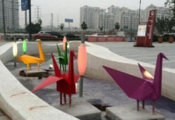 廣場(chǎng)紙鶴雕塑廠家 烤漆小品 大型不銹鋼紙鶴雕塑制作