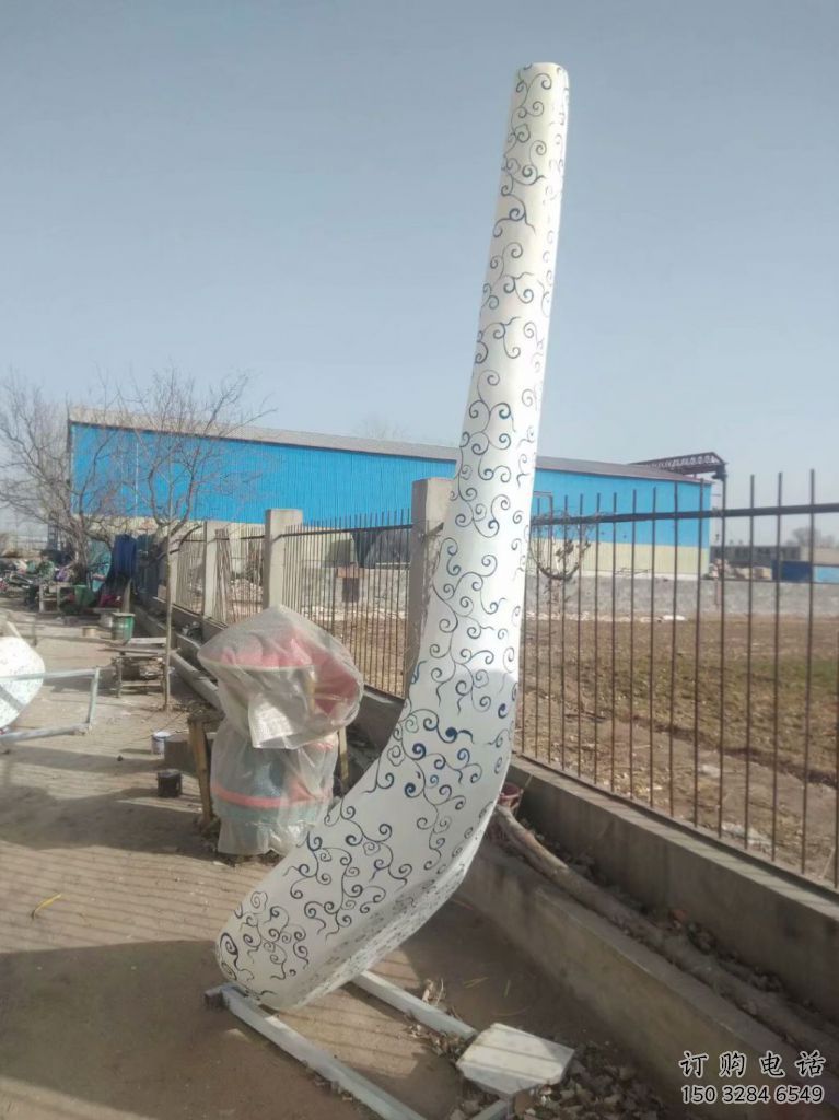 戶(hù)外湯匙雕塑廠家 噴漆小品 抽象不銹鋼湯匙雕塑廠