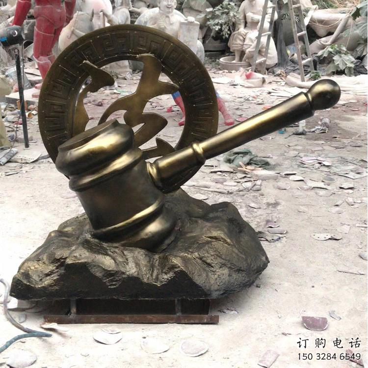 房地產錘子雕塑廠家 街頭擺件 制作不銹鋼錘子雕塑廠 房地產錘子雕塑廠家 街頭擺件 制作不銹鋼錘子雕塑廠