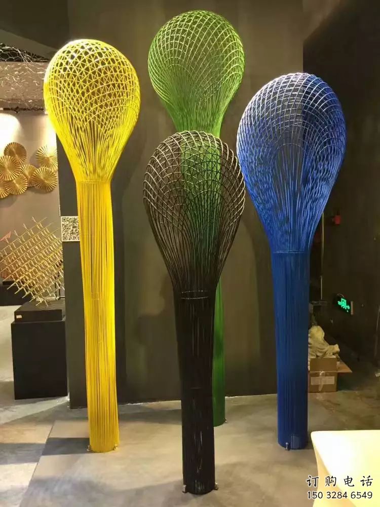 鏤空話(huà)筒雕塑廠(chǎng)家 烤漆園林小品 幾何不銹鋼話(huà)筒雕塑廠(chǎng)