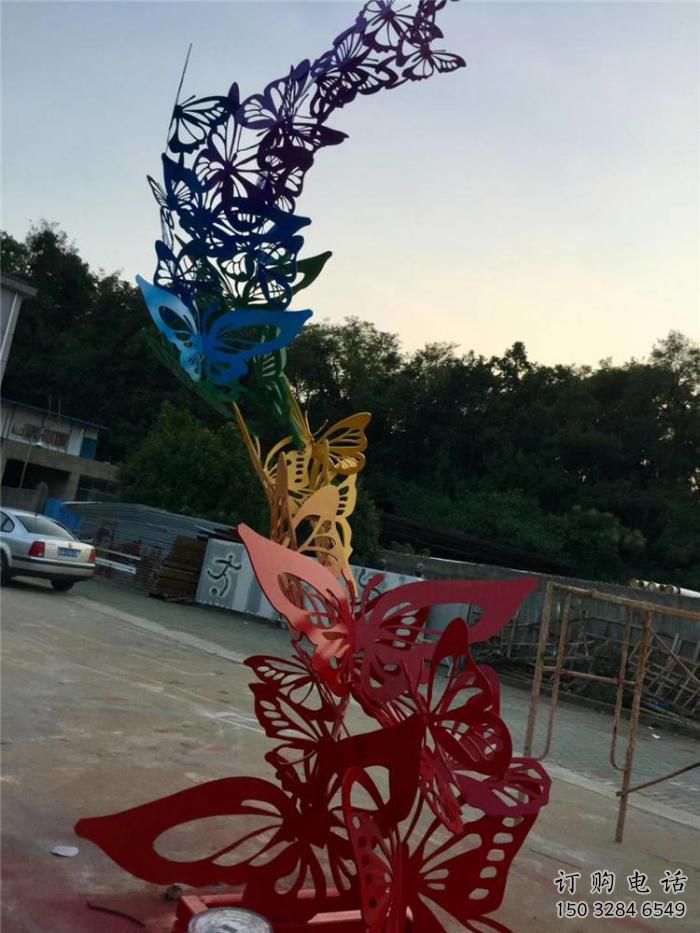 拉絲蝴蝶樹雕塑廠家 鏤空創(chuàng)意擺件 別墅區(qū)不銹鋼蝴蝶樹雕塑廠 拉絲蝴蝶樹雕塑廠家 鏤空創(chuàng)意擺件 別墅區(qū)不銹鋼蝴蝶樹雕塑廠