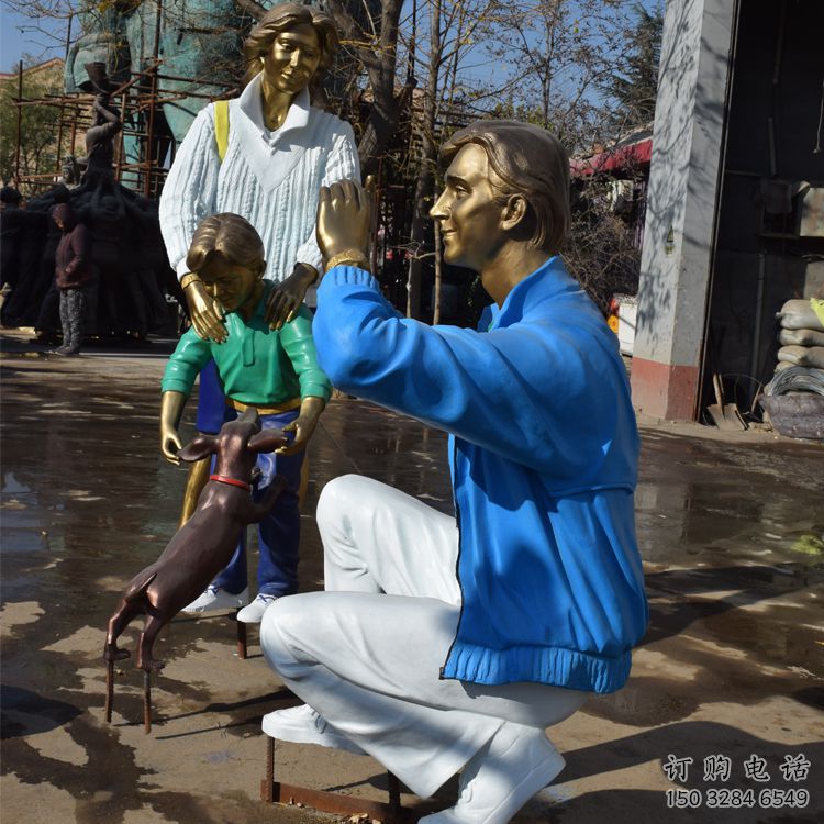 現(xiàn)代一家人雕塑廠家 大型別墅區(qū)擺件 彩繪不銹鋼一家人雕塑廠 現(xiàn)代一家人雕塑廠家 大型別墅區(qū)擺件 彩繪不銹鋼一家人雕塑廠