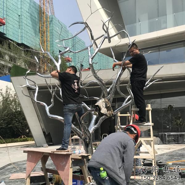 廣場樹干雕塑廠家 現(xiàn)代創(chuàng)意小品 戶外不銹鋼樹干雕塑廠 廣場樹干雕塑廠家 現(xiàn)代創(chuàng)意小品 戶外不銹鋼樹干雕塑廠