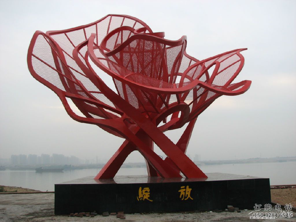 戶外月季雕塑廠家 噴漆小品 鏤空不銹鋼月季雕塑生產(chǎn)