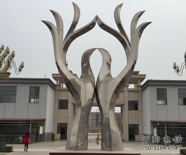 異形心形雕塑廠家 現(xiàn)代校園小品 校園不銹鋼心形雕塑廠