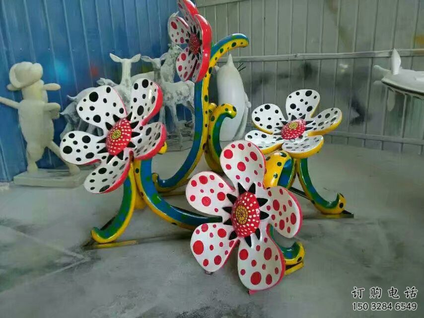 廣場喇叭花雕塑廠家 彩繪小品 仿真不銹鋼喇叭花雕塑廠 廣場喇叭花雕塑廠家 彩繪小品 仿真不銹鋼喇叭花雕塑廠