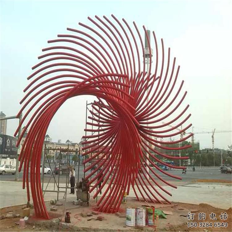 拉絲鳳羽雕塑廠家 鏤空創(chuàng)意擺件 別墅區(qū)不銹鋼鳳羽雕塑廠