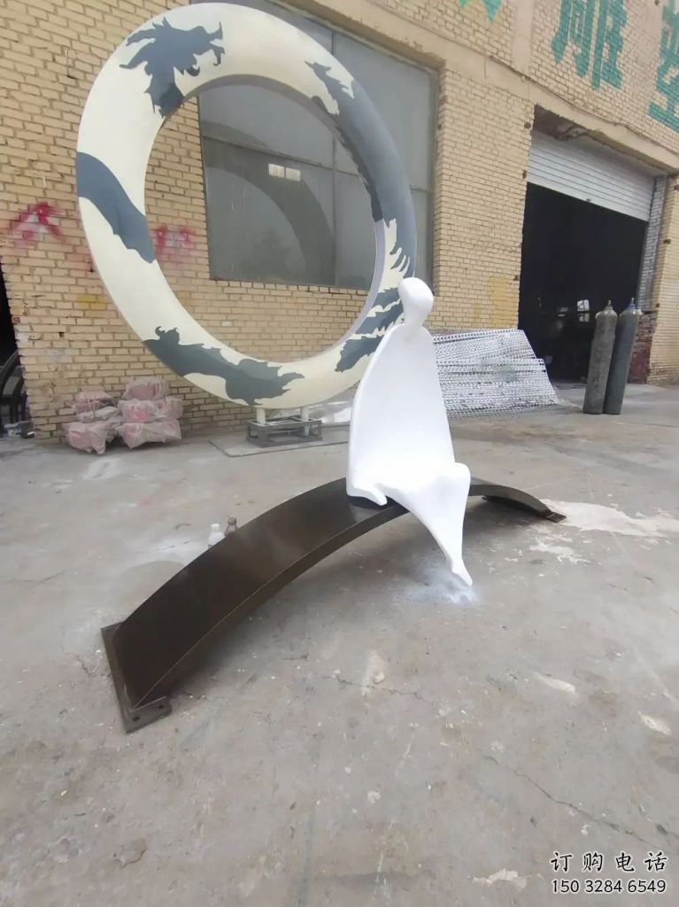 幾何女人雕塑廠(chǎng)家 戶(hù)外創(chuàng)意小品  大型不銹鋼女人雕塑廠(chǎng)
