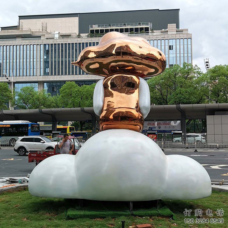 現(xiàn)代卡通人雕塑廠家 大型別墅區(qū)擺件  戶外不銹鋼卡通人雕塑