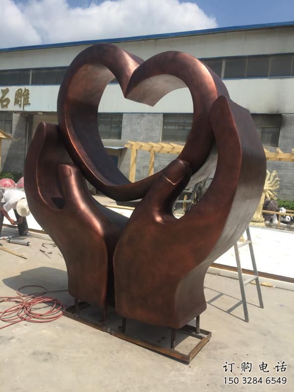 房地產(chǎn)愛(ài)心雕塑制作廠家 現(xiàn)代愛(ài)情雕塑 幾何雕塑效果