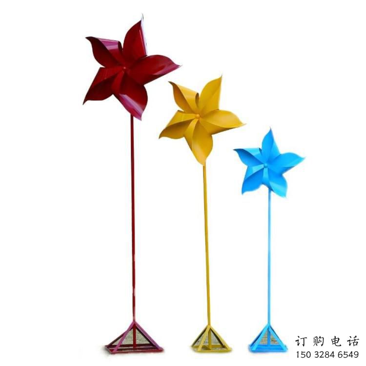 大門口風車雕塑預(yù)選 發(fā)光公園旋轉(zhuǎn)雕塑 仿真旋轉(zhuǎn)雕塑