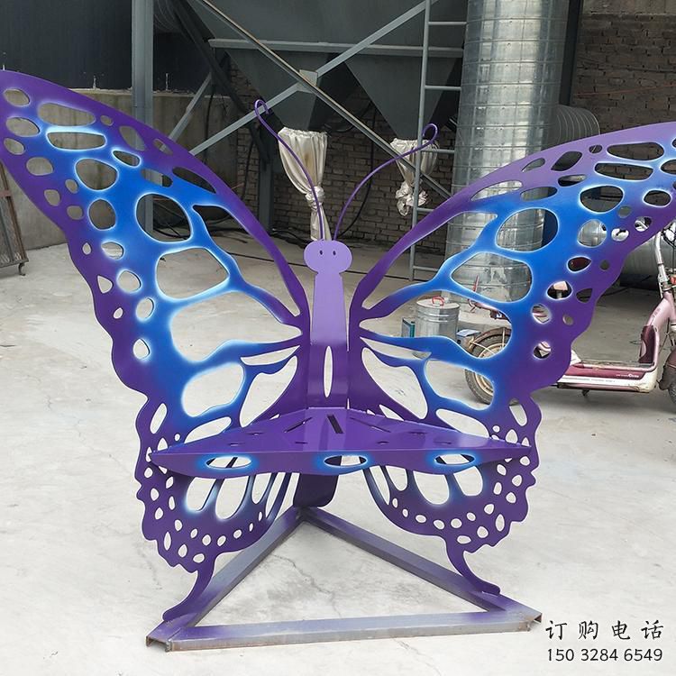 不銹鋼鏤空坐凳雕塑加工制作 不銹鋼鏤空坐凳雕塑加工制作