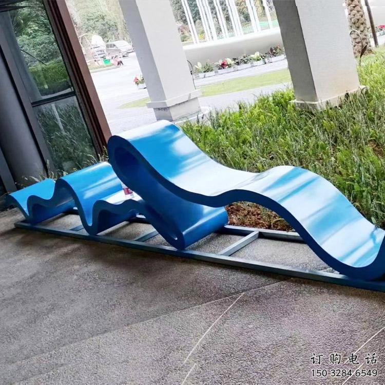 抽象造型坐凳雕塑，不銹鋼烤漆工藝效果