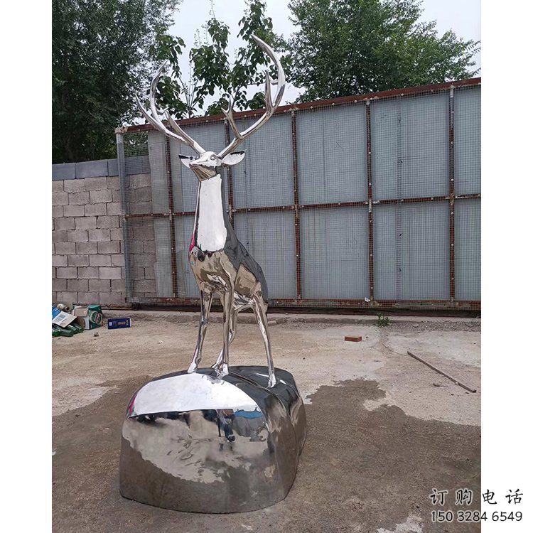 仿真小鹿雕塑制造，白鋼構(gòu)件，不銹鋼鏡面小鹿雕塑提供