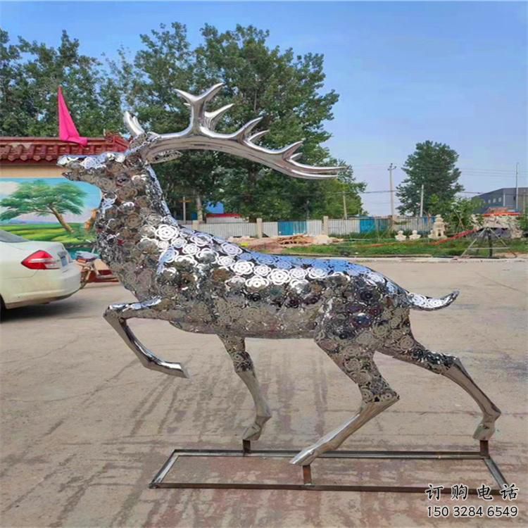 梅花鹿雕塑定做，城區(qū)小品，景觀鏤空梅花鹿雕塑定價(jià)