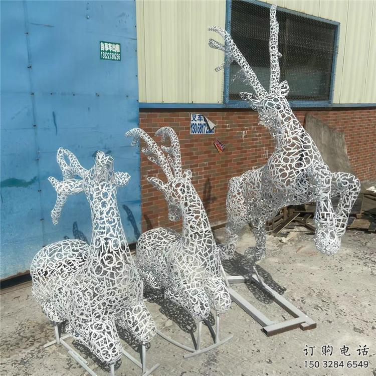 梅花鹿雕塑精品，白鋼構(gòu)件，鏤空梅花鹿雕塑廠家
