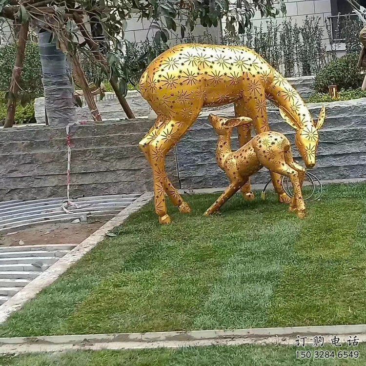 小鹿雕塑展品，透雕工藝，戶外鏤空小鹿雕塑精品